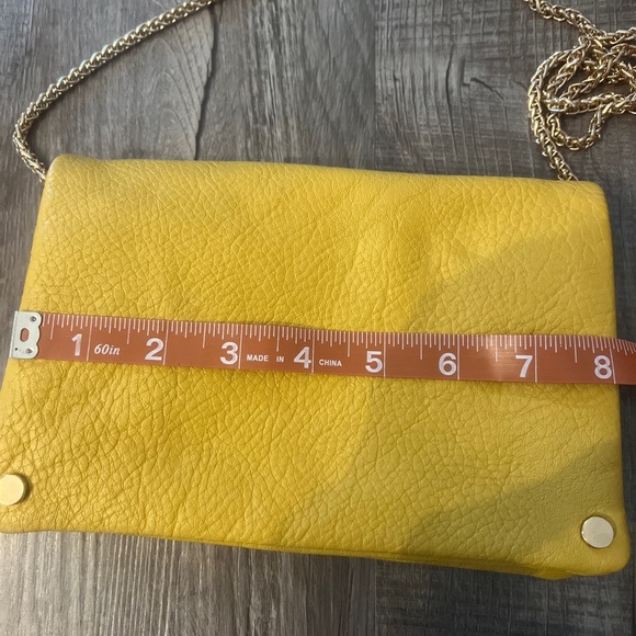 Street Level, the Juno model, vegan leather small-sized bag purse w/gold chain - Picture 2 of 7